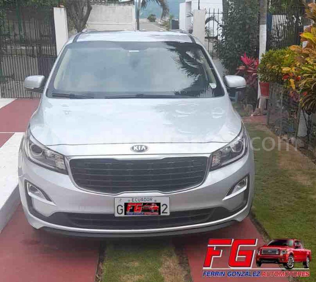 Kia Carnival