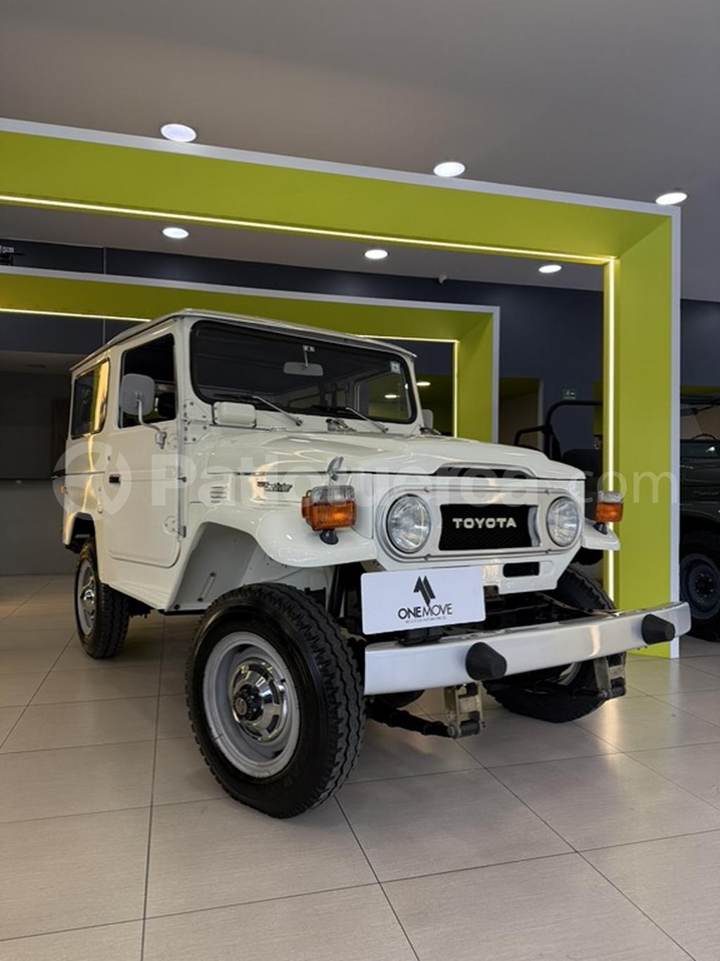 Toyota Land Cruiser FJ40
