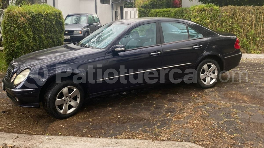 Mercedes Benz—™ E320