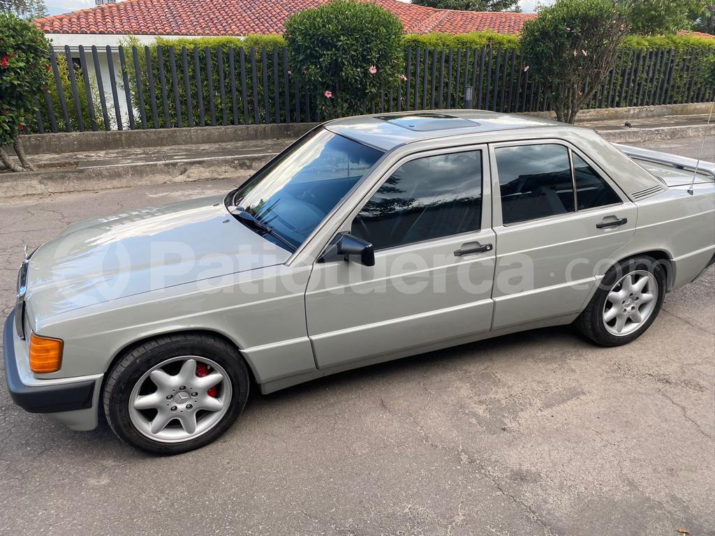 Mercedes Benz—™ 190E