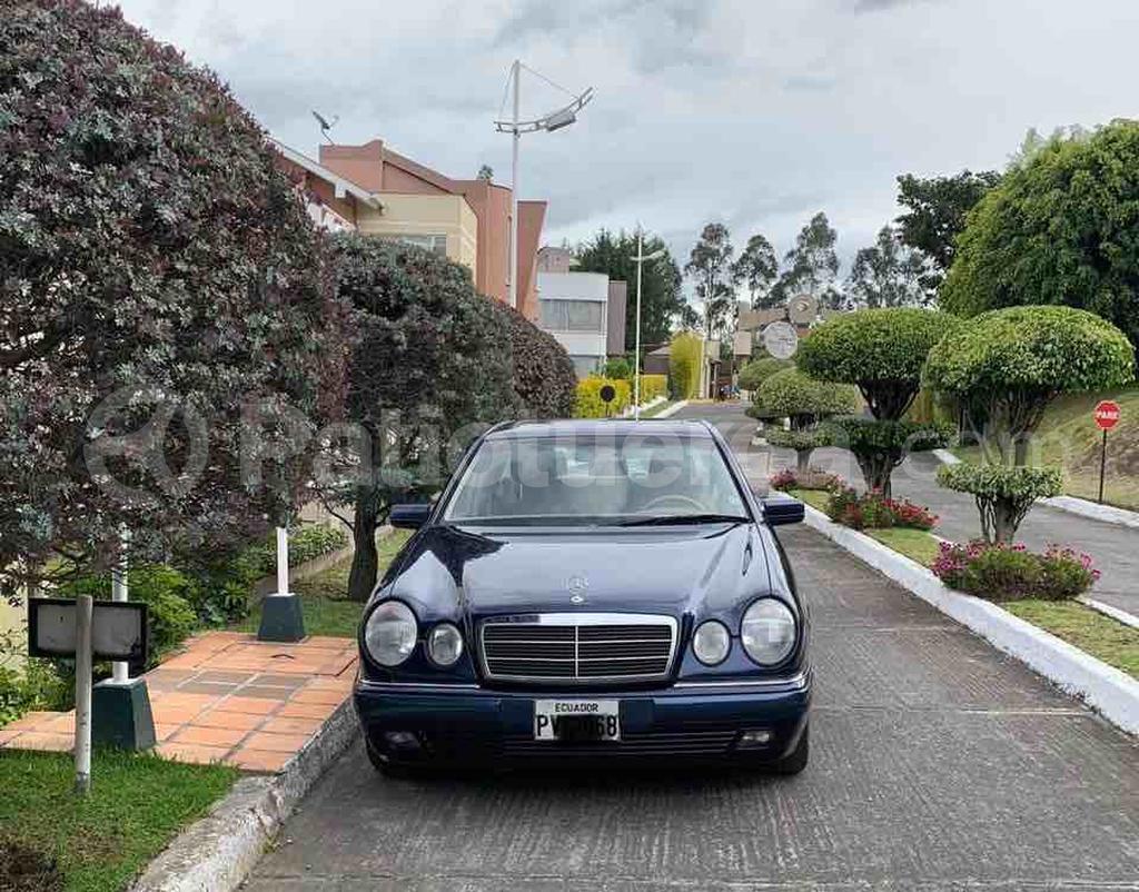 Mercedes Benz—™ E320