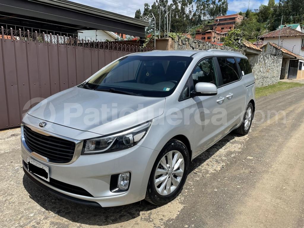 Kia Carnival