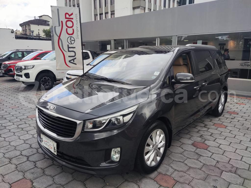 Kia Carnival