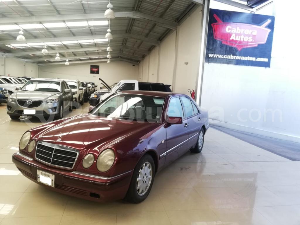 Mercedes Benz—™ 230E