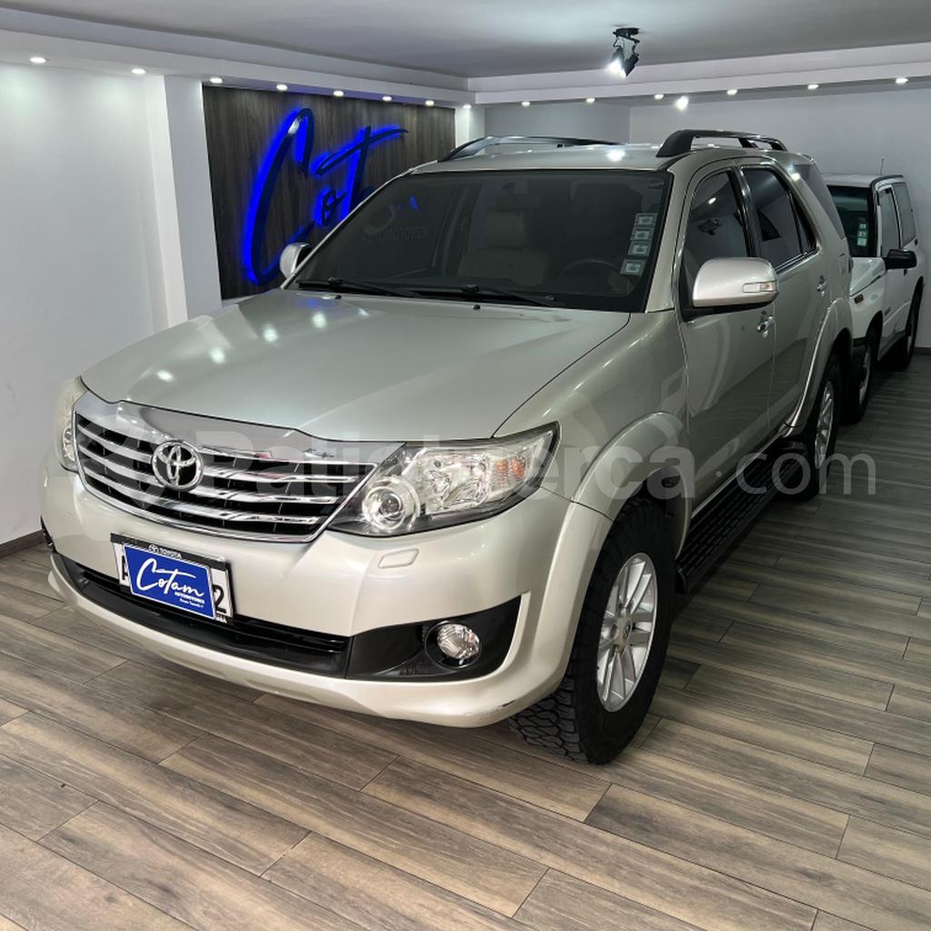 Toyota Fortuner 4.0