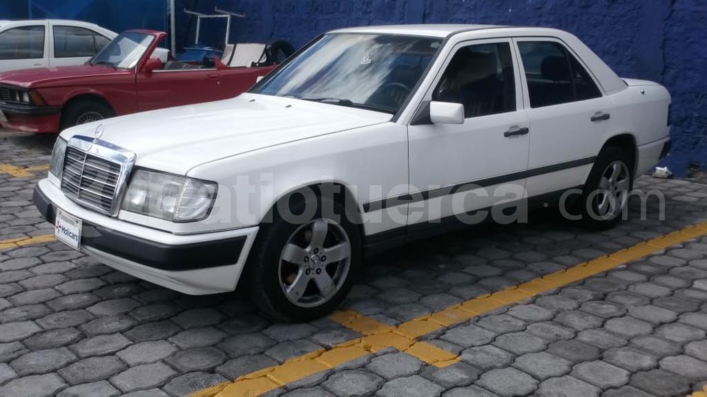 Mercedes Benz—™ 230E