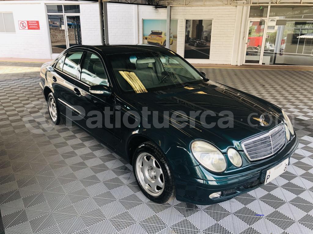 Mercedes Benz—™ E240