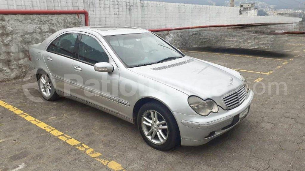 Mercedes Benz C320 2001