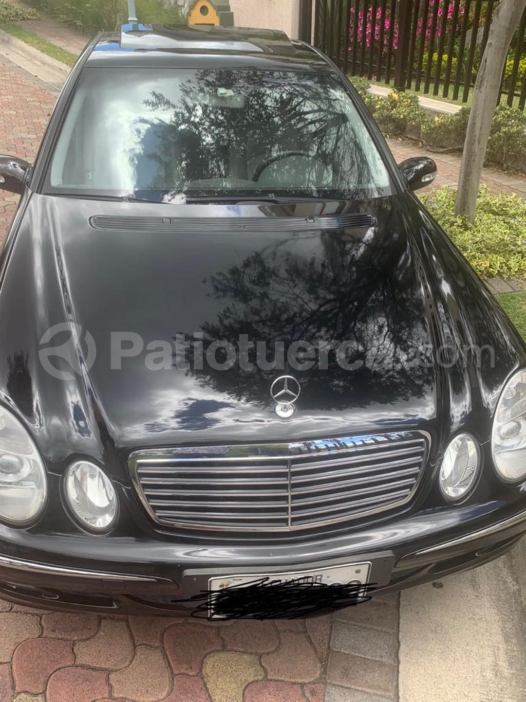 Mercedes Benz—™ E320