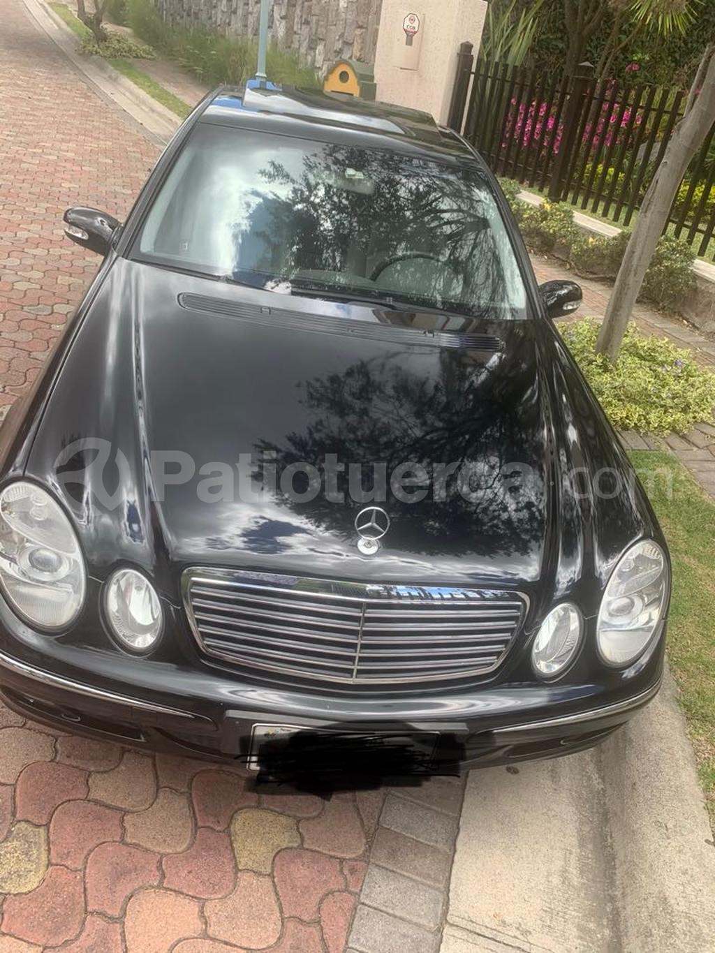 Mercedes Benz—™ E320