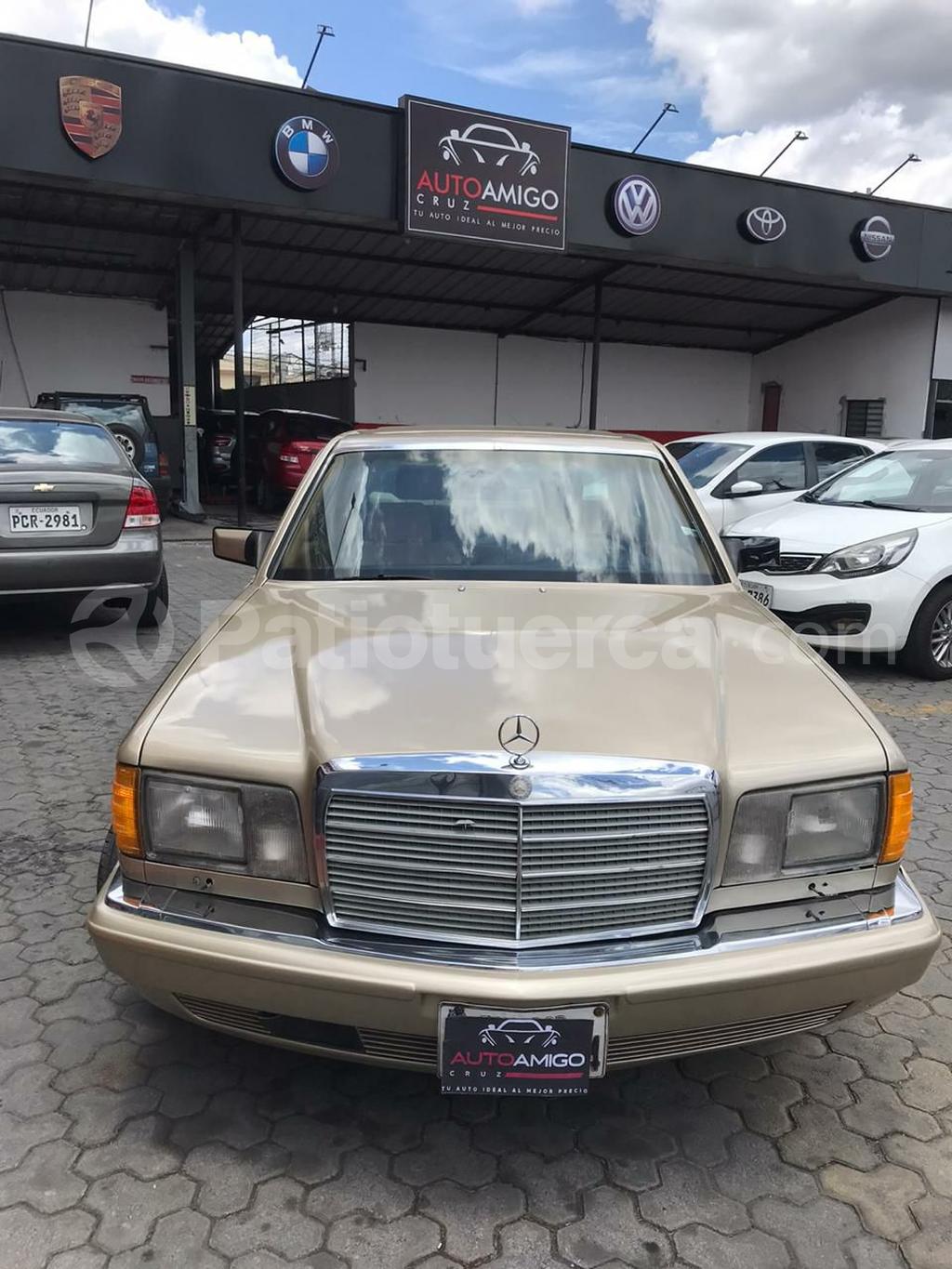 Mercedes Benz—™ 560 SEL