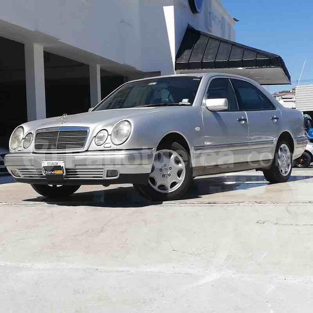 Mercedes Benz—™ E320