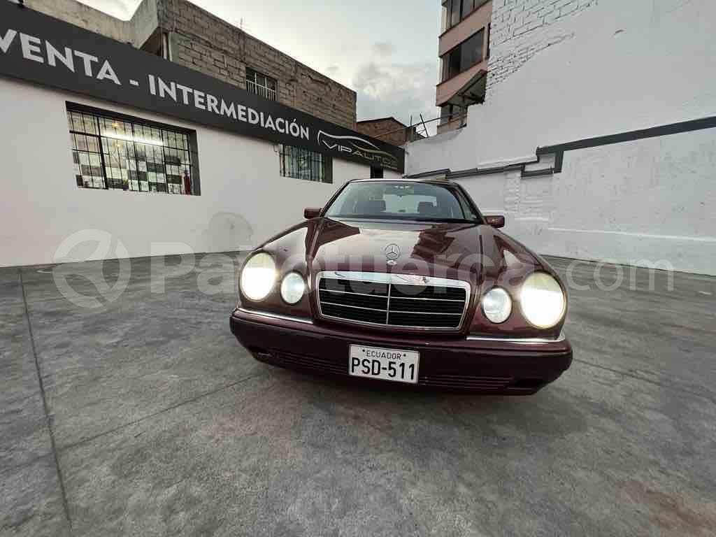 Mercedes Benz—™ E320