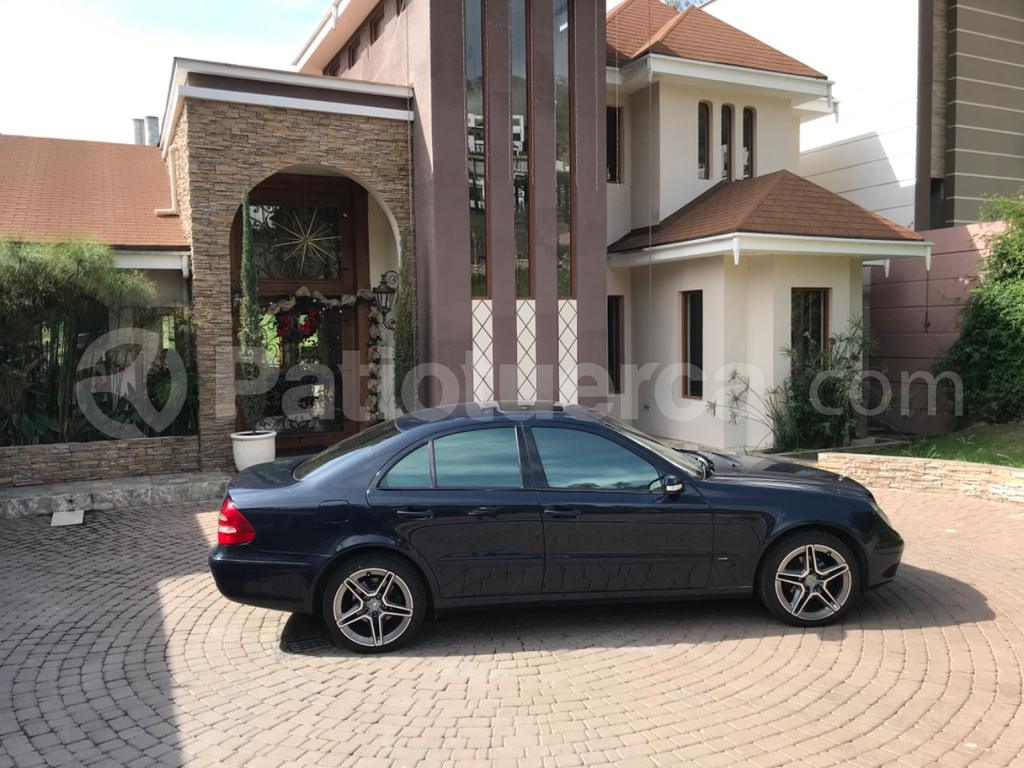 Mercedes Benz—™ E320