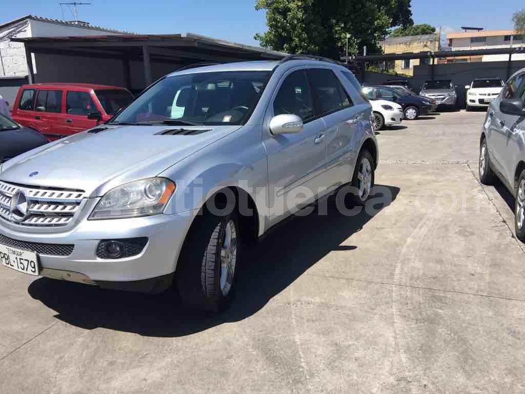 Mercedes Benz—™ ML 350 Special Edition