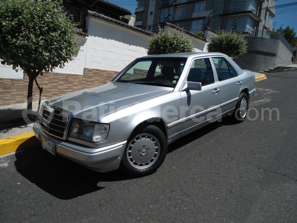 Mercedes Benz—™ 230E