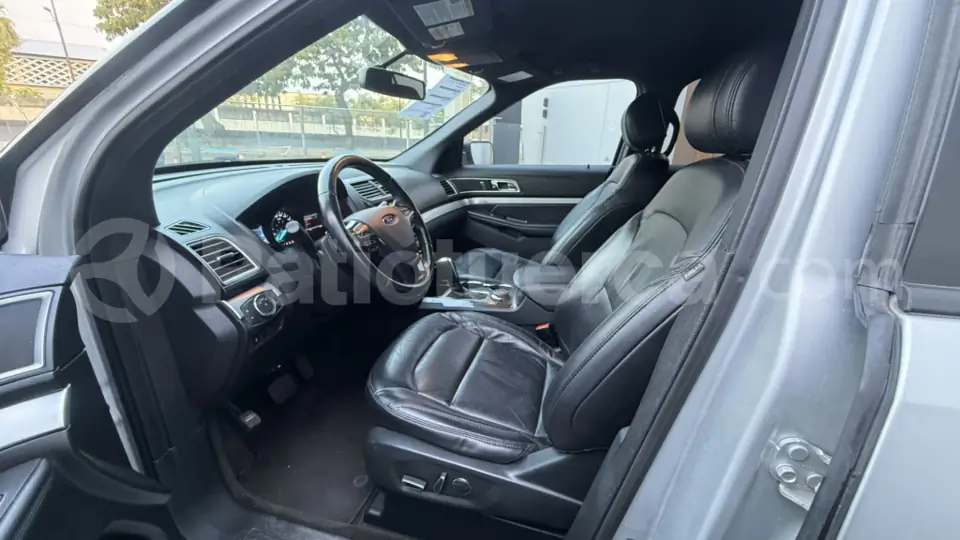 Foto 11 de Ford Explorer