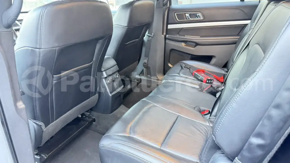 Foto 14 de Ford Explorer