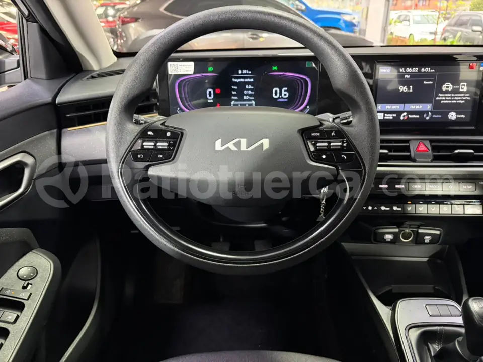 Foto 17 de Kia K3 LX