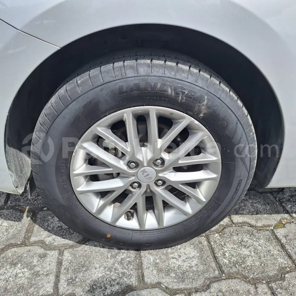 Foto 4 de Kia Rio LX AC