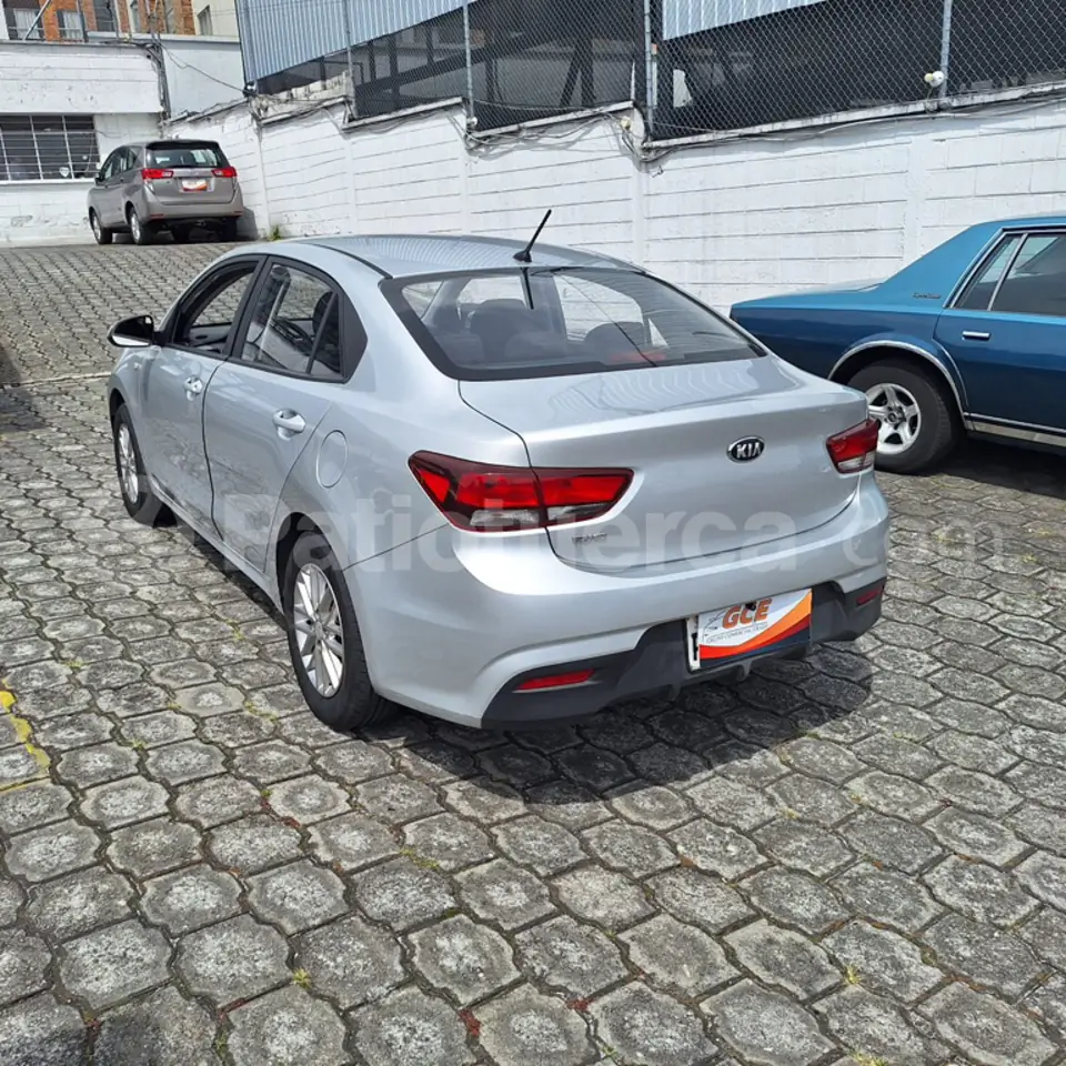 Foto 8 de Kia Rio LX AC