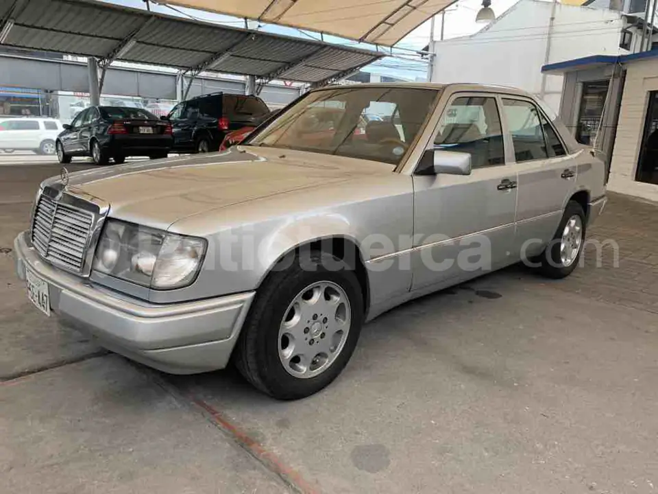 Foto 2 de Mercedes Benz 300E