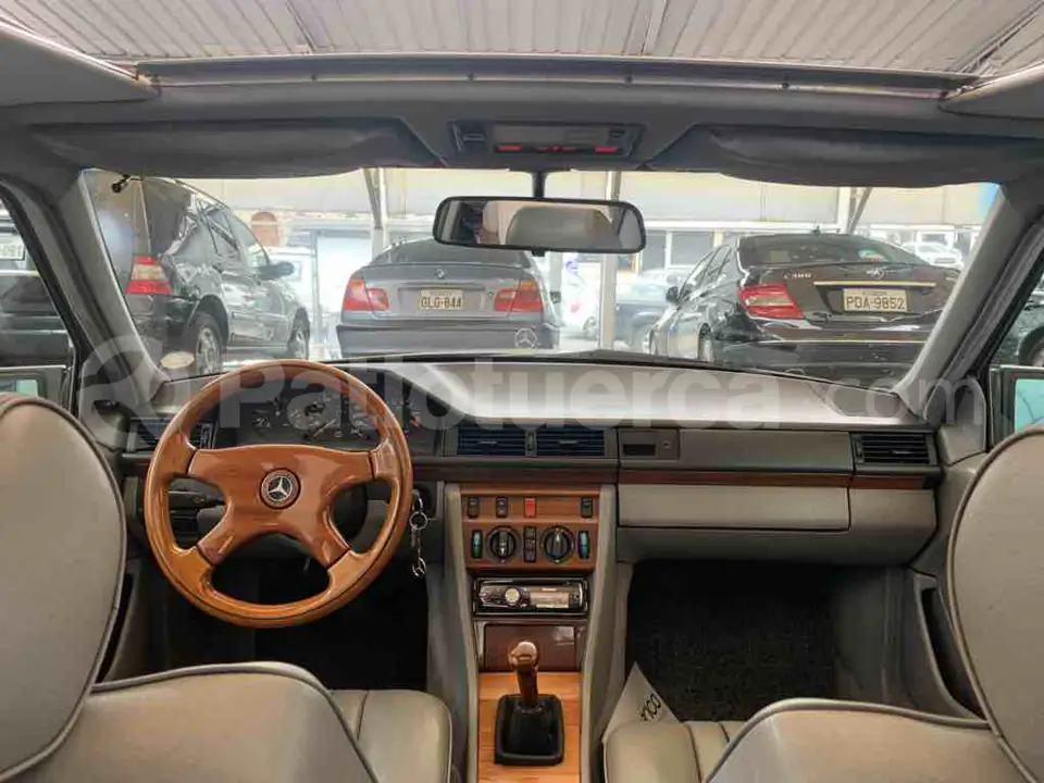 Foto 5 de Mercedes Benz 300E