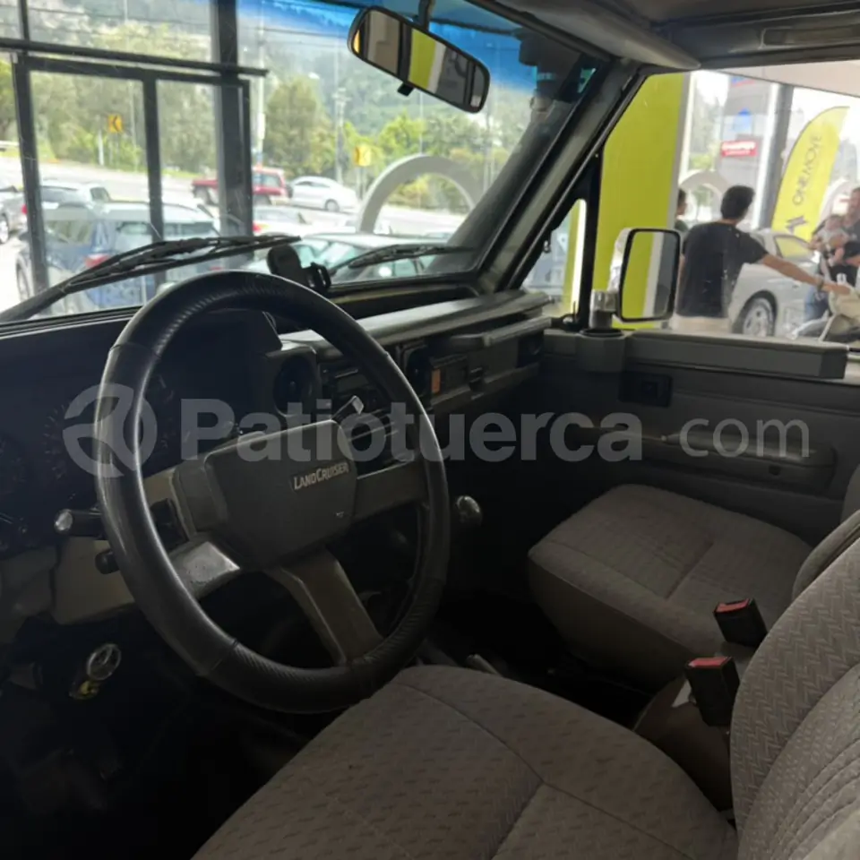 Foto 3 de Toyota Land Cruiser FJ73