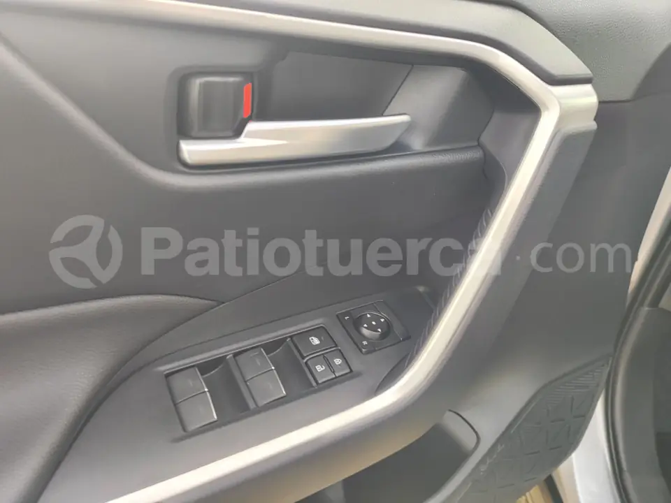 Foto 11 de Toyota RAV4 LIMITED