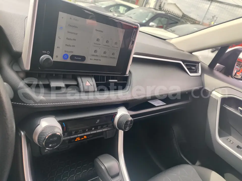 Foto 15 de Toyota RAV4 LIMITED