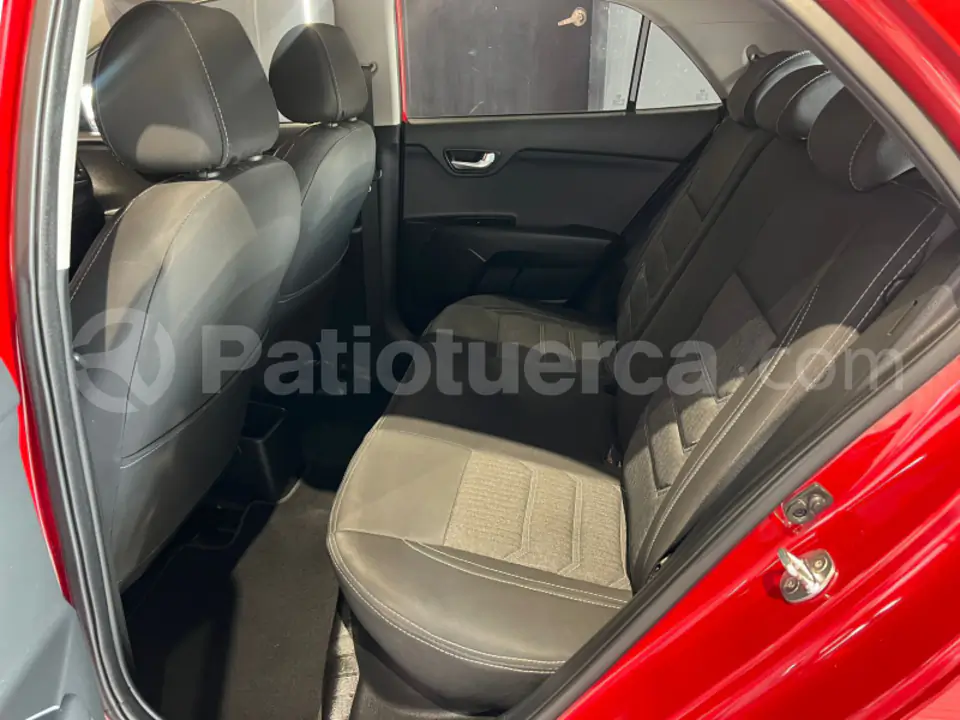 Foto 23 de Kia RIO LX