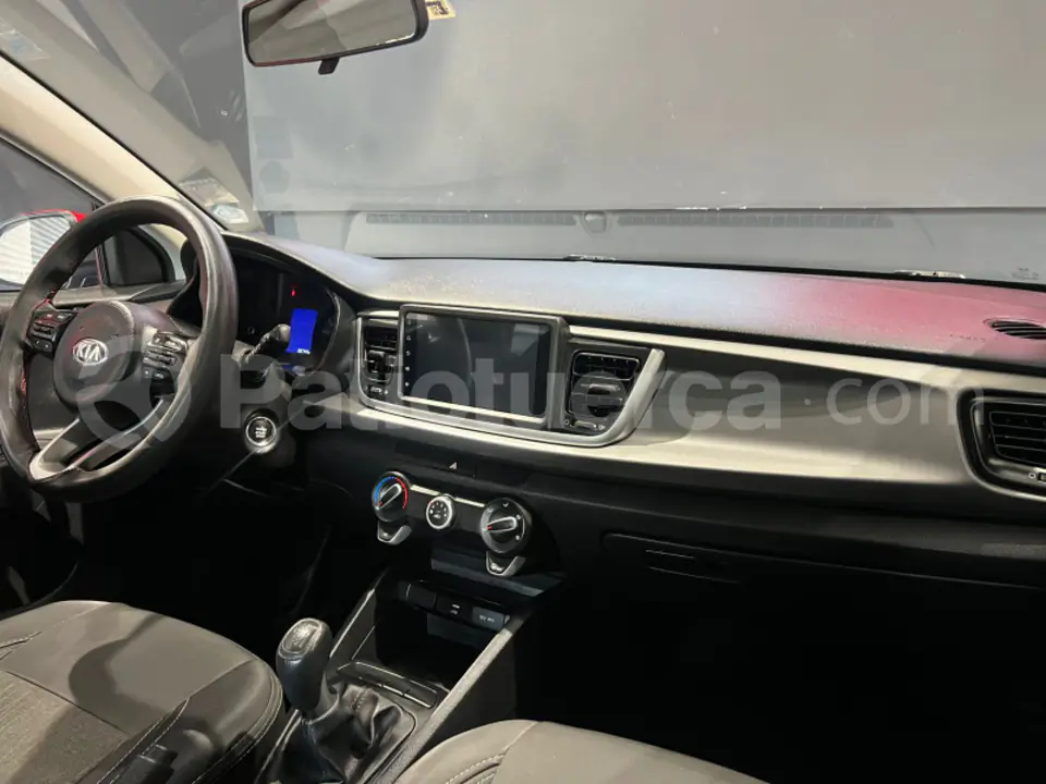 Foto 26 de Kia RIO LX