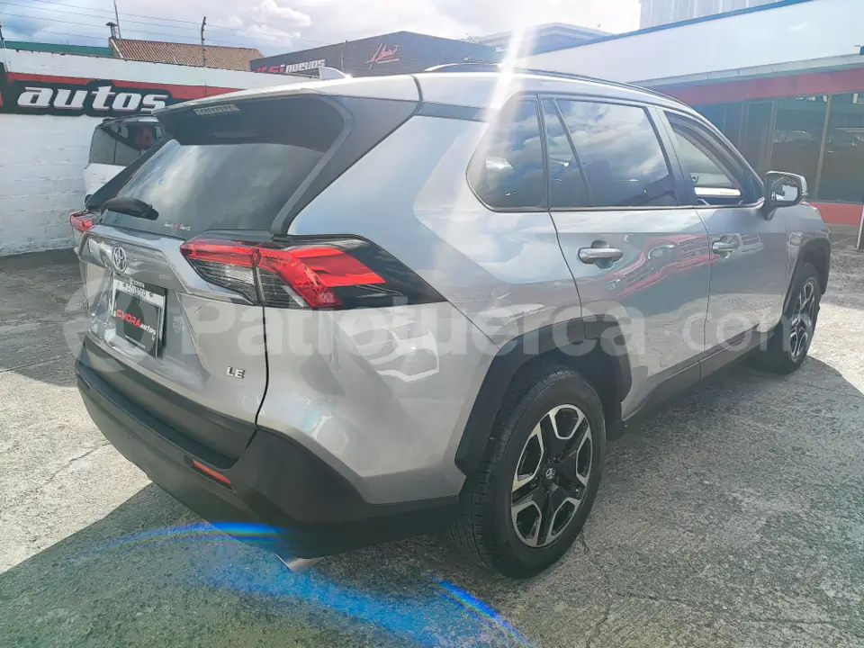 Foto 7 de Toyota RAV4 LS