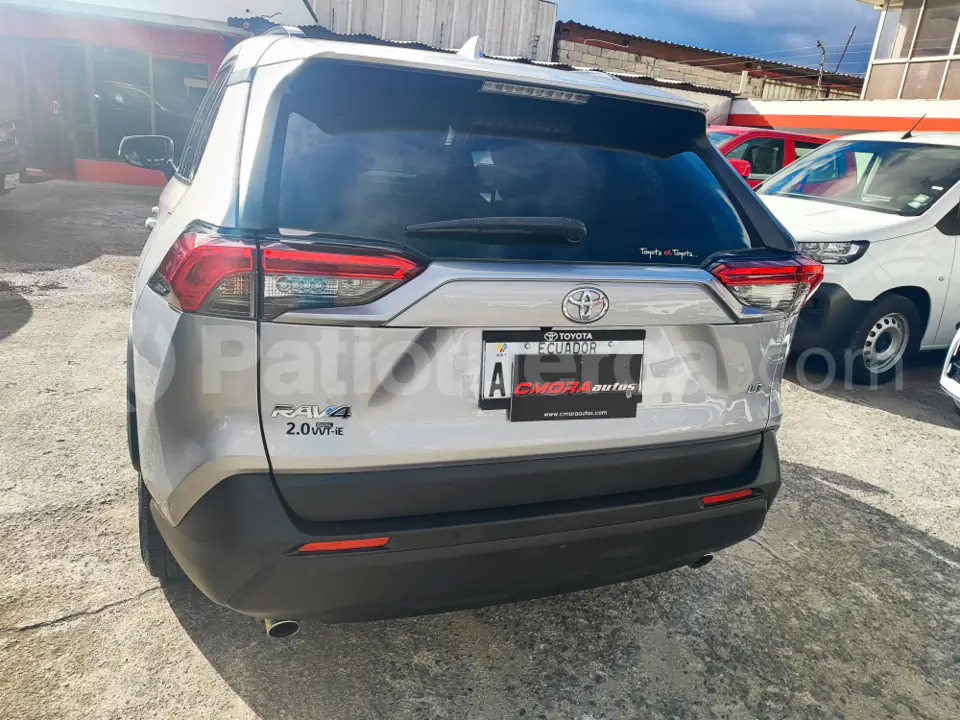 Foto 8 de Toyota RAV4 LS