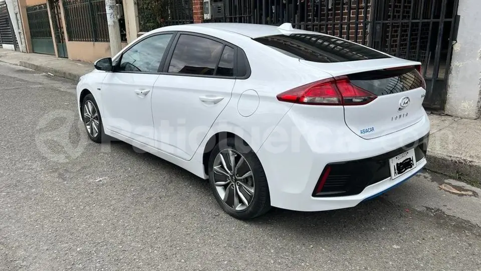 Foto 4 de Hyundai Ioniq Hybrid