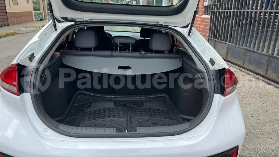 Foto 12 de Hyundai Ioniq Hybrid