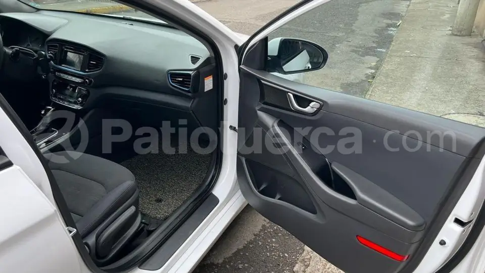 Foto 16 de Hyundai Ioniq Hybrid