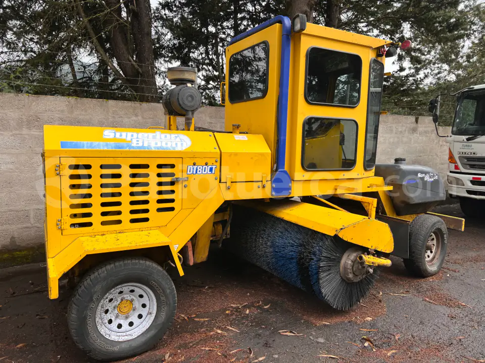 Foto 2 de Superior Broom DT80 CT