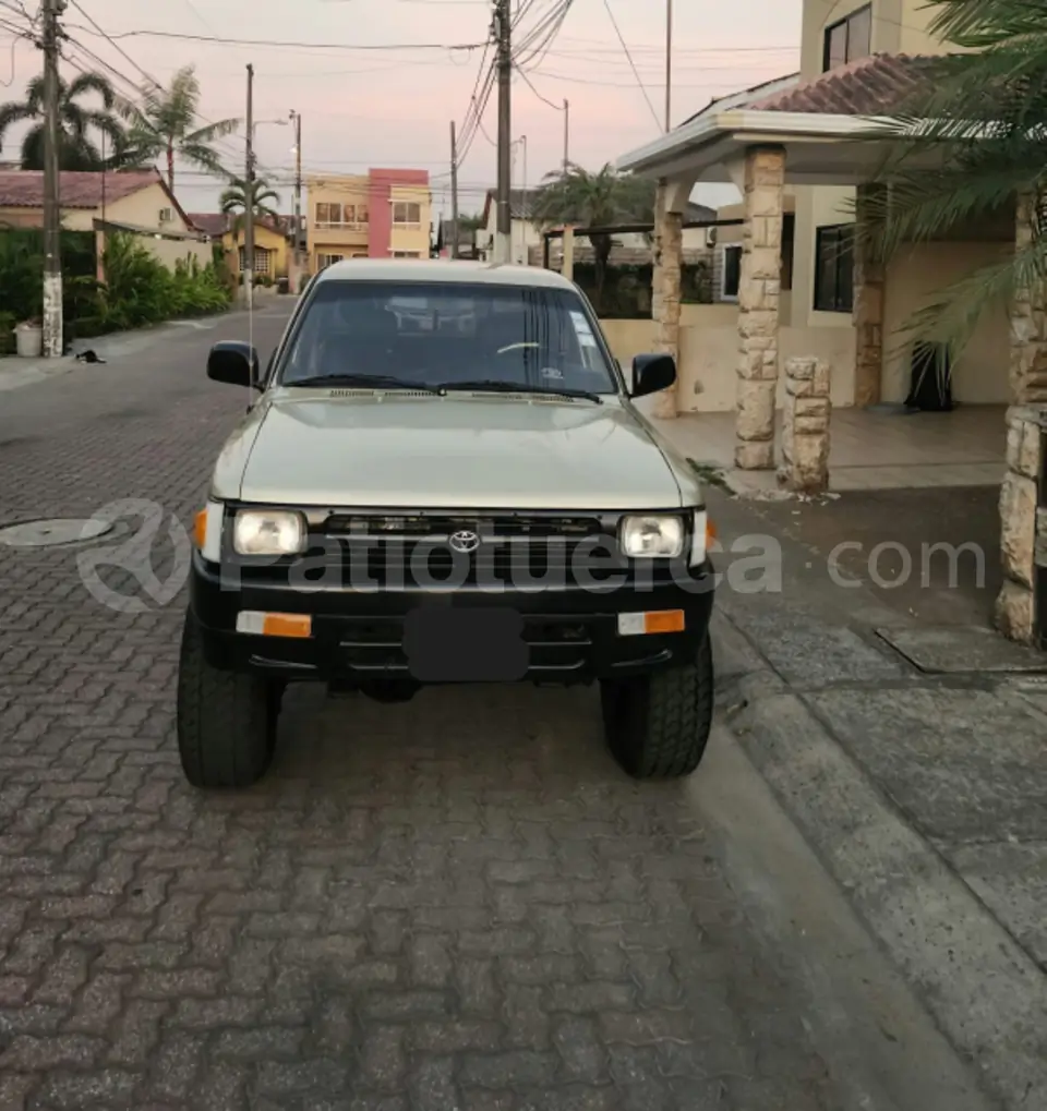 Foto 1 de Toyota Hilux CD 4X4