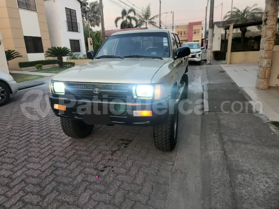 Foto 2 de Toyota Hilux CD 4X4