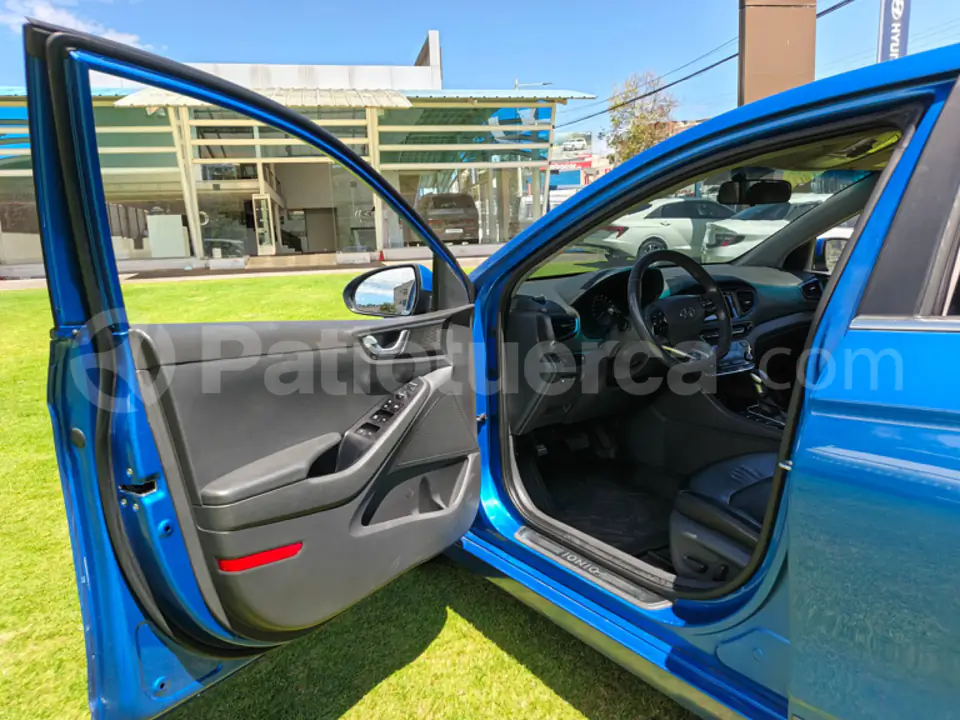 Foto 9 de Hyundai Ioniq Hybrid