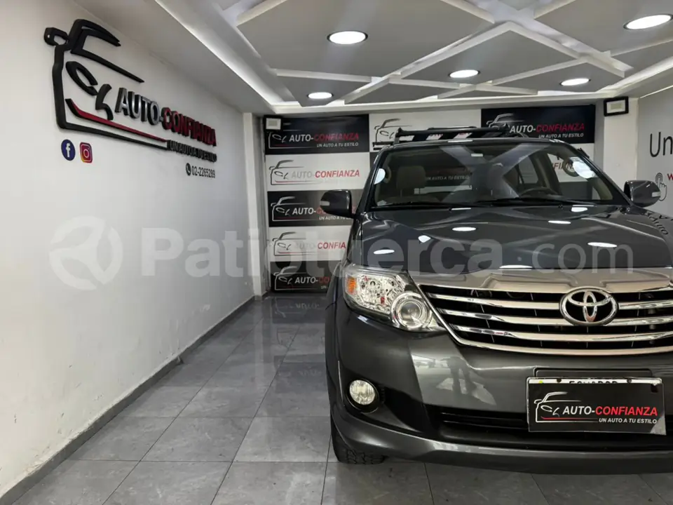 Foto 2 de Toyota AWT FORTUNER