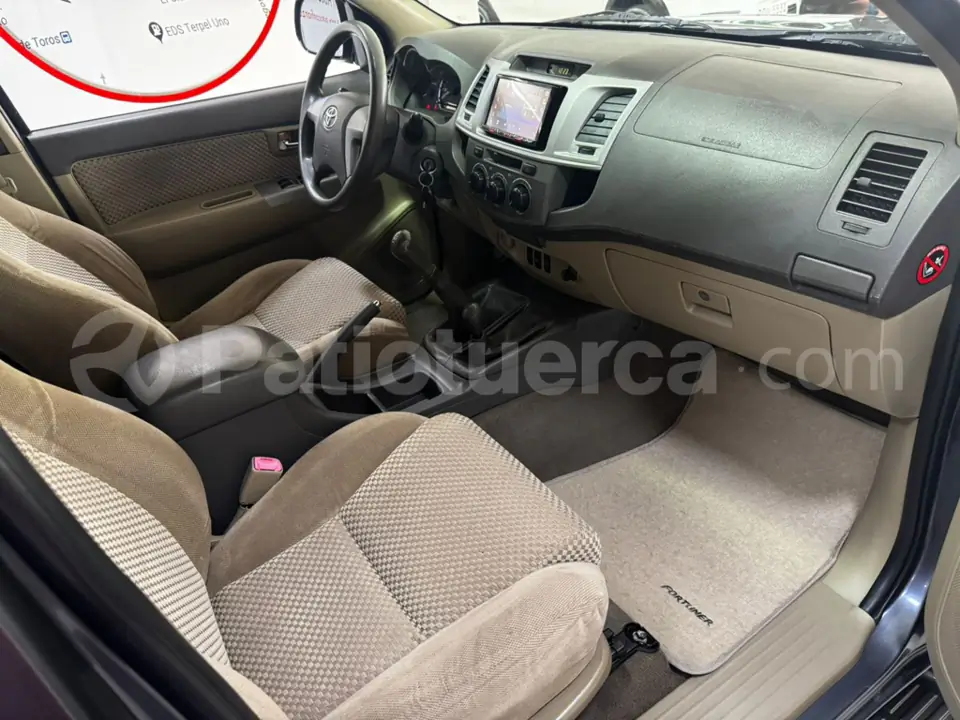 Foto 18 de Toyota AWT FORTUNER