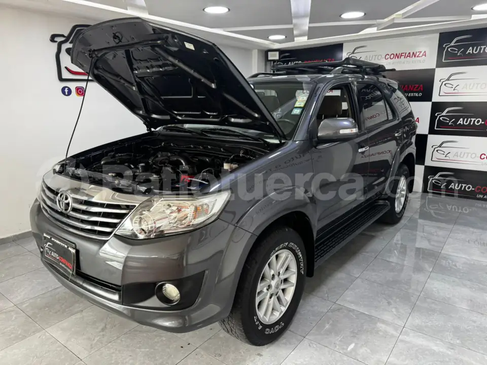 Foto 26 de Toyota AWT FORTUNER