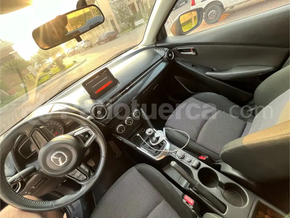 Foto 9 de Mazda 2
