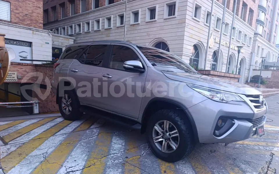 Foto 5 de Toyota Fortuner 2.7