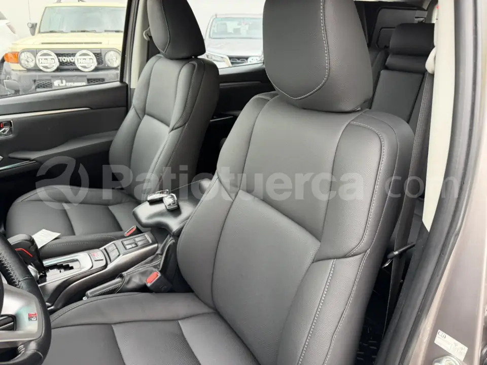 Foto 26 de Toyota Fortuner 4.0
