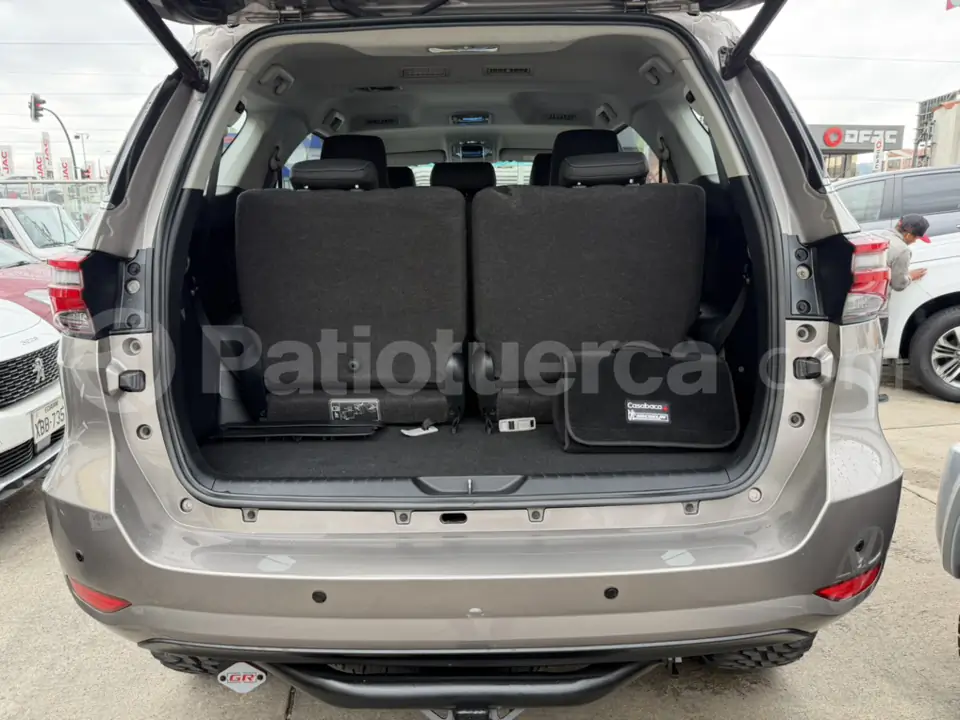 Foto 34 de Toyota Fortuner 4.0