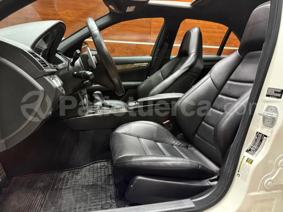 Foto 9 de Mercedes Benz C63 AMG