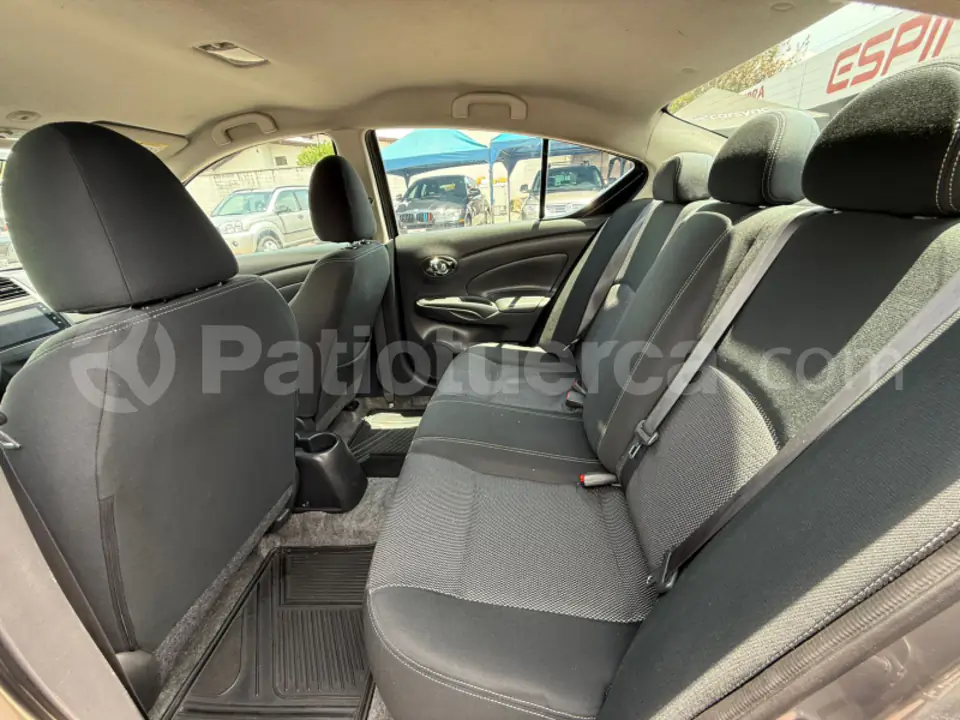 Foto 10 de Nissan Versa